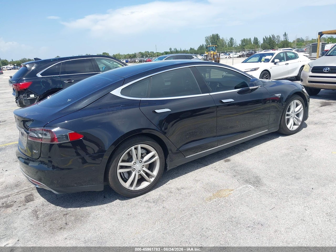 2015 TESLA MODEL S 70D/85D/P85D · 4/11