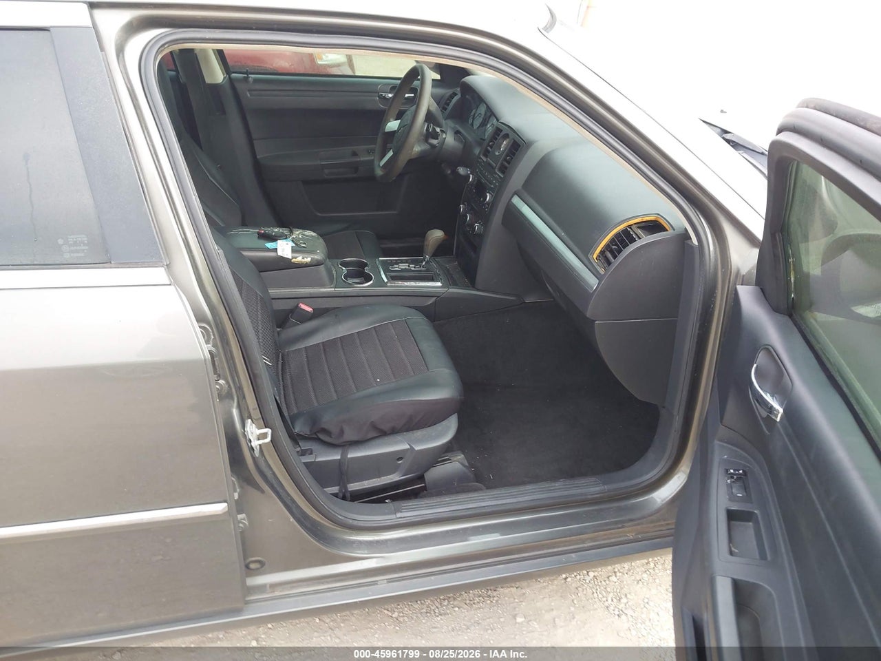 2008 CHRYSLER 300 LX · 5/11