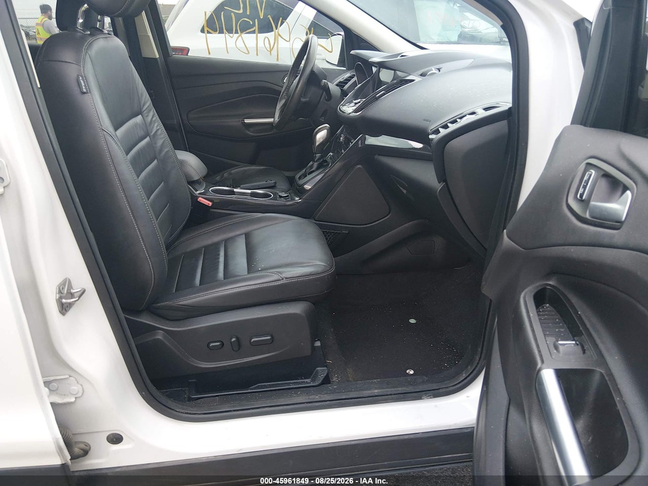 2016 FORD ESCAPE TITANIUM · 5/11