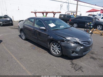4T4BF3EK8BR****** · 2011 TOYOTA CAMRY XLE