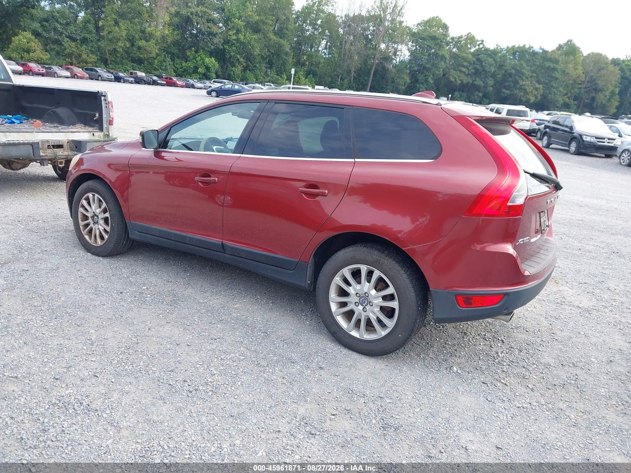 2010 VOLVO XC60 T6/T6 R-DESIGN · 3/11