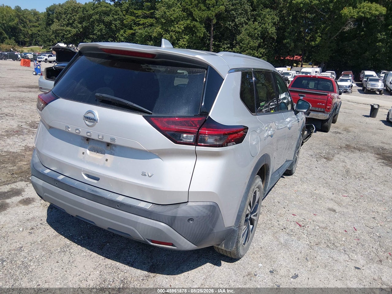 2021 NISSAN ROGUE SV FWD · 4/11