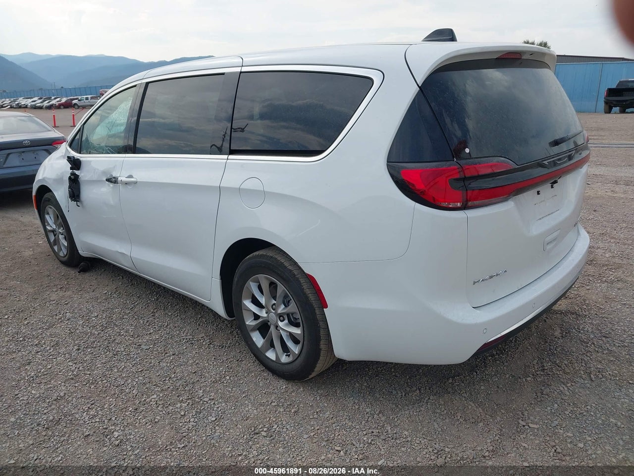 2027 CHRYSLER PACIFICA LIMITED · 3/11
