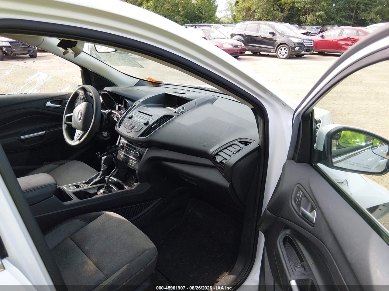 2017 FORD ESCAPE SE · 5/11