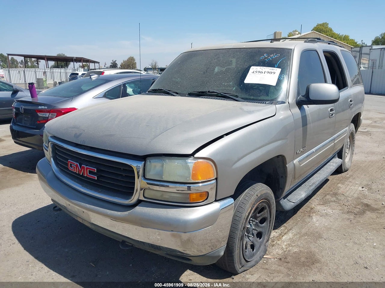 2002 GMC YUKON SLT · 2/10