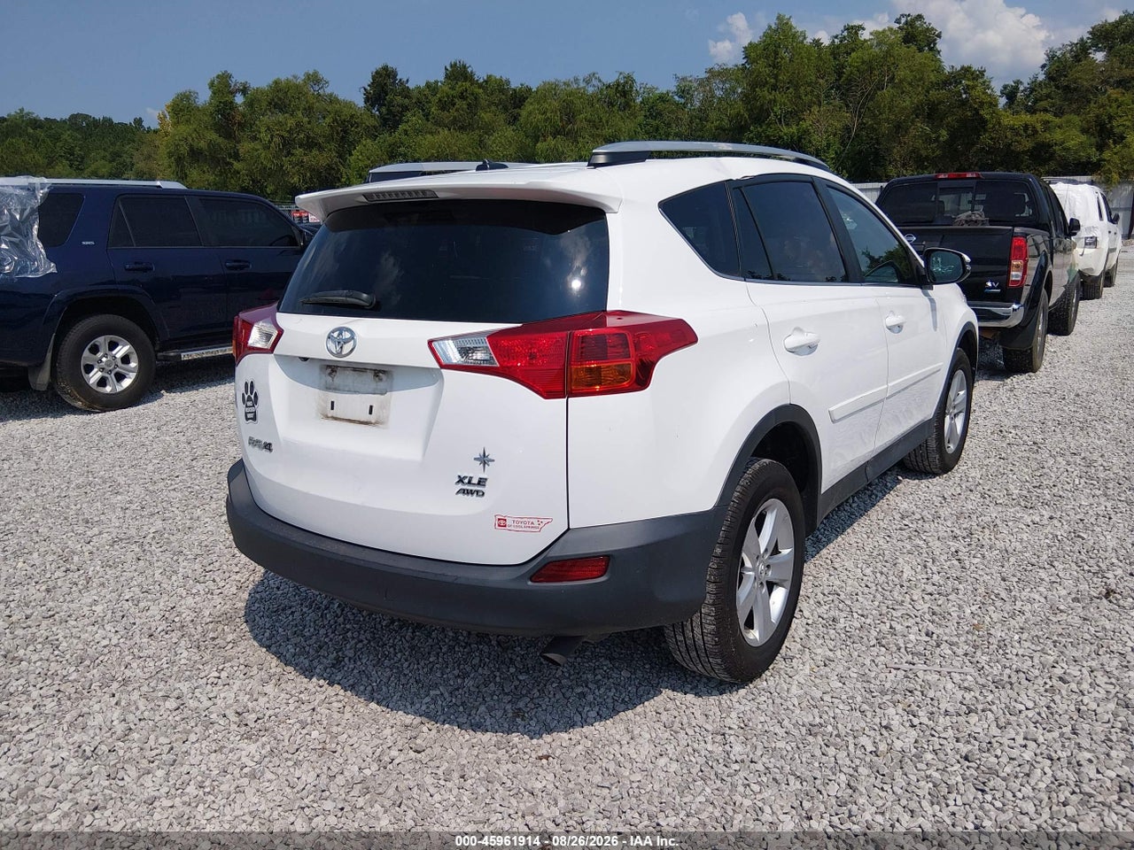 2013 TOYOTA RAV4 XLE · 4/11