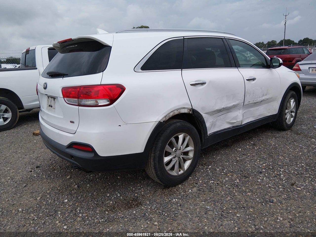 2016 KIA SORENTO 2.4L LX · 4/11