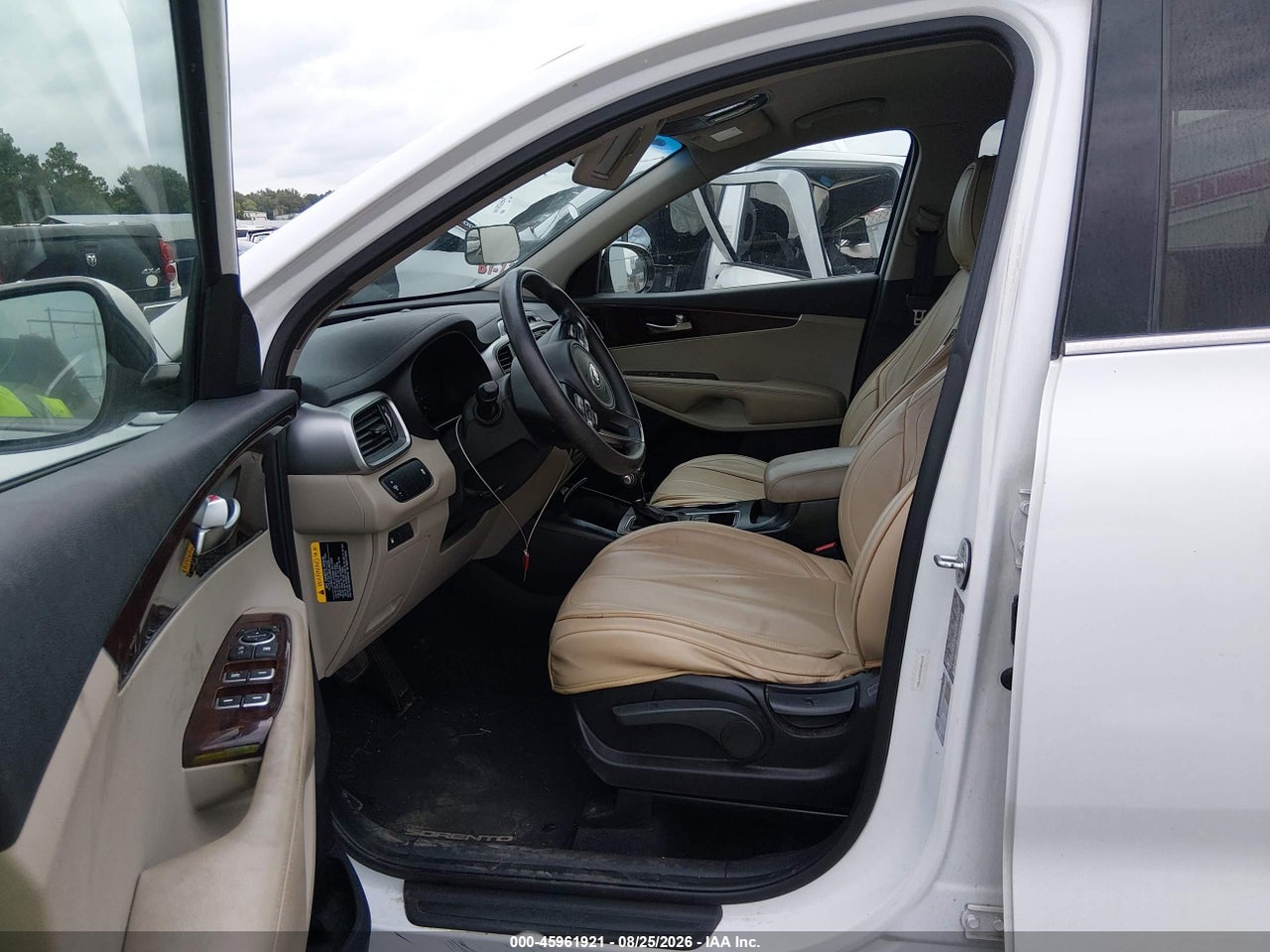 2016 KIA SORENTO 2.4L LX · 5/11