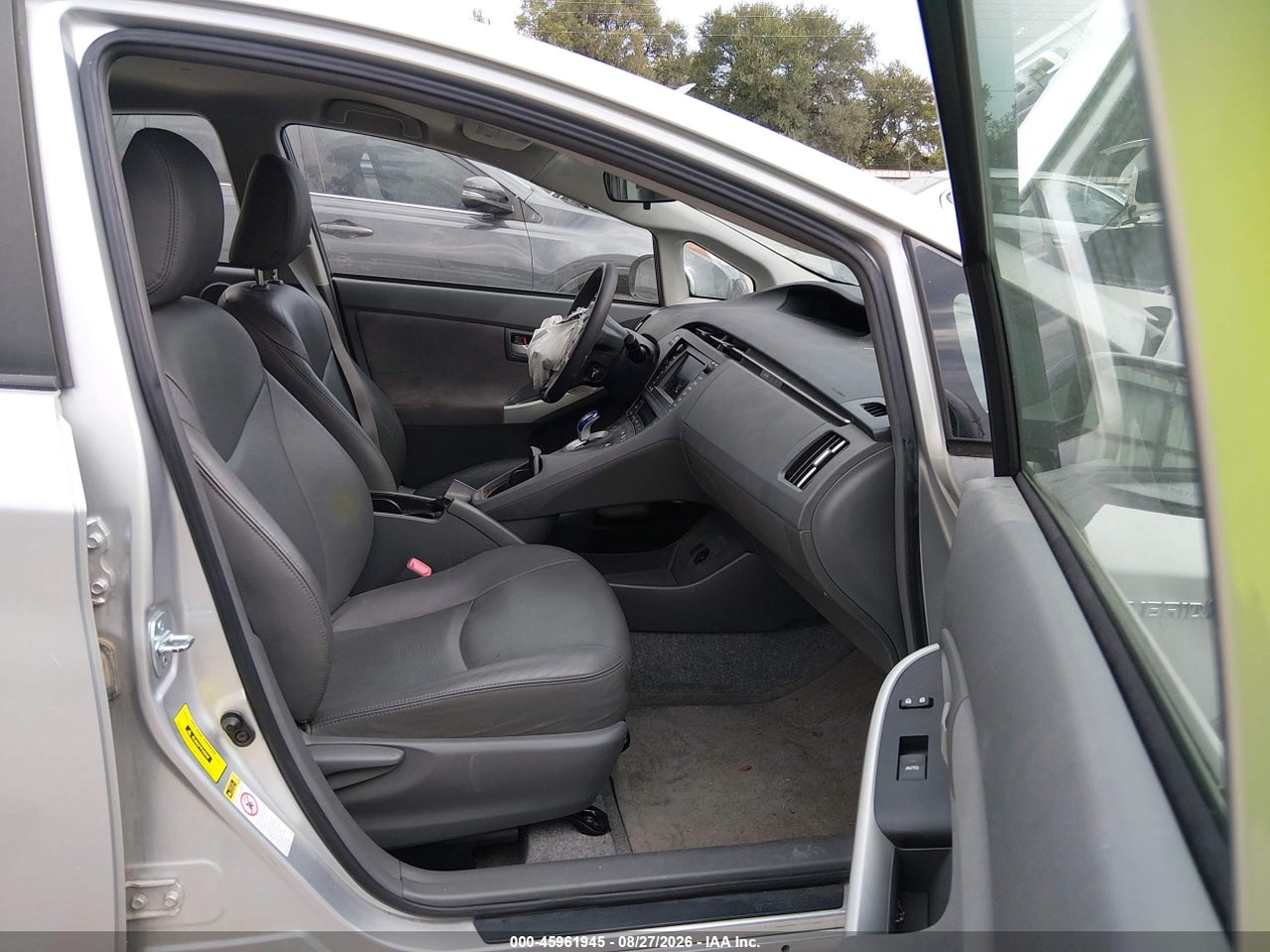 2010 TOYOTA PRIUS III · 5/10