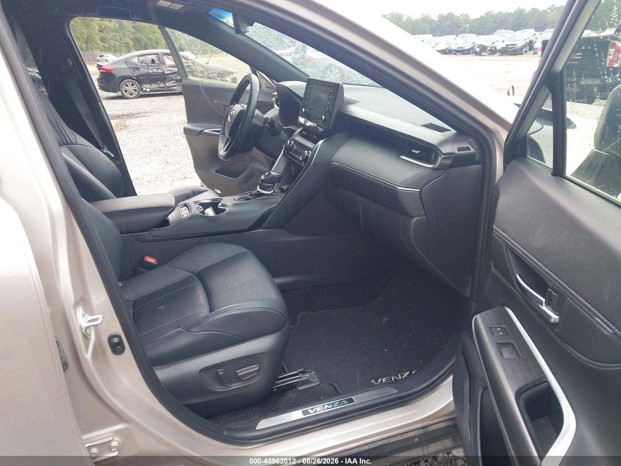 2021 TOYOTA VENZA XLE · 5/11