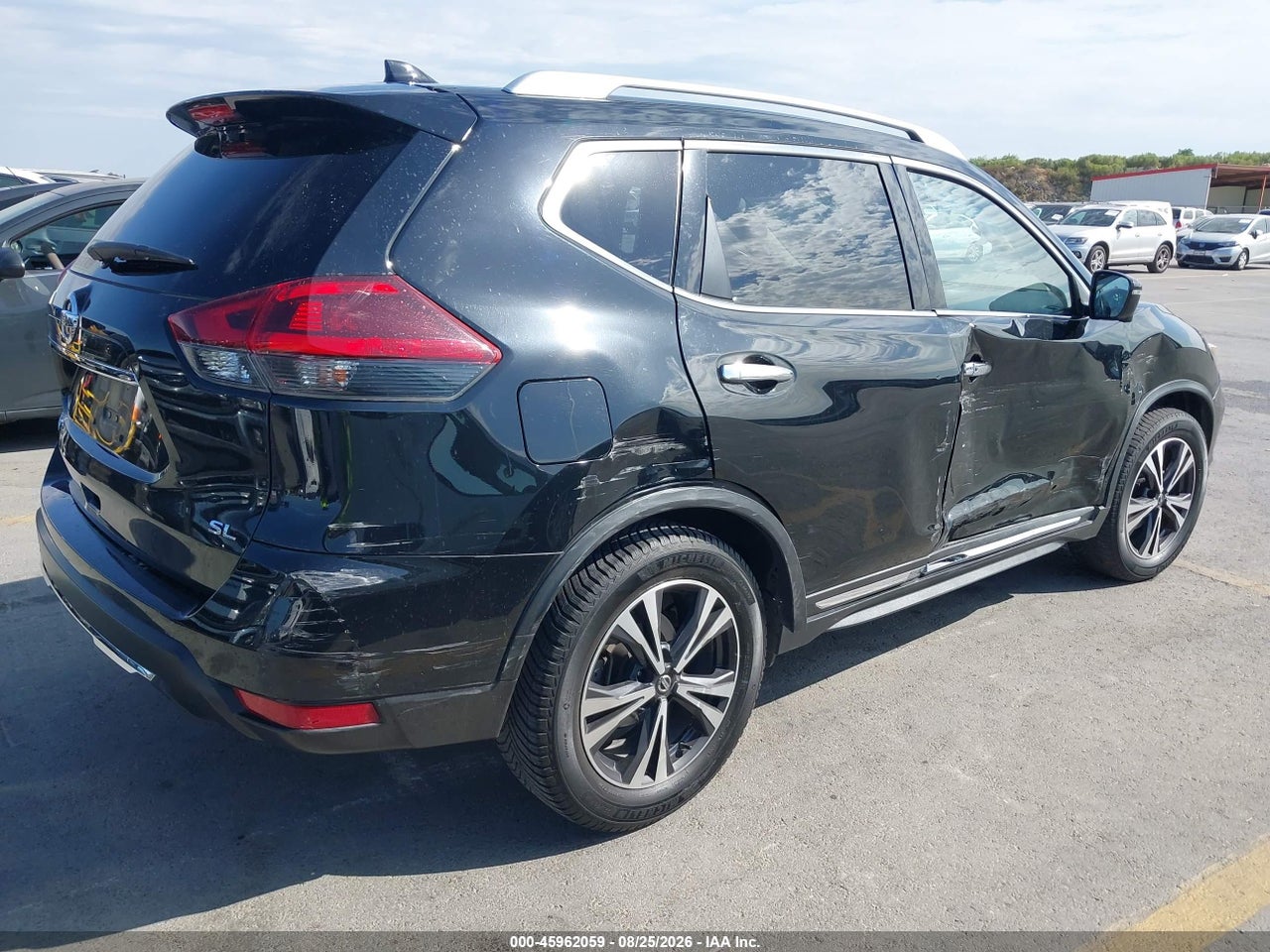 2018 NISSAN ROGUE SL · 4/11