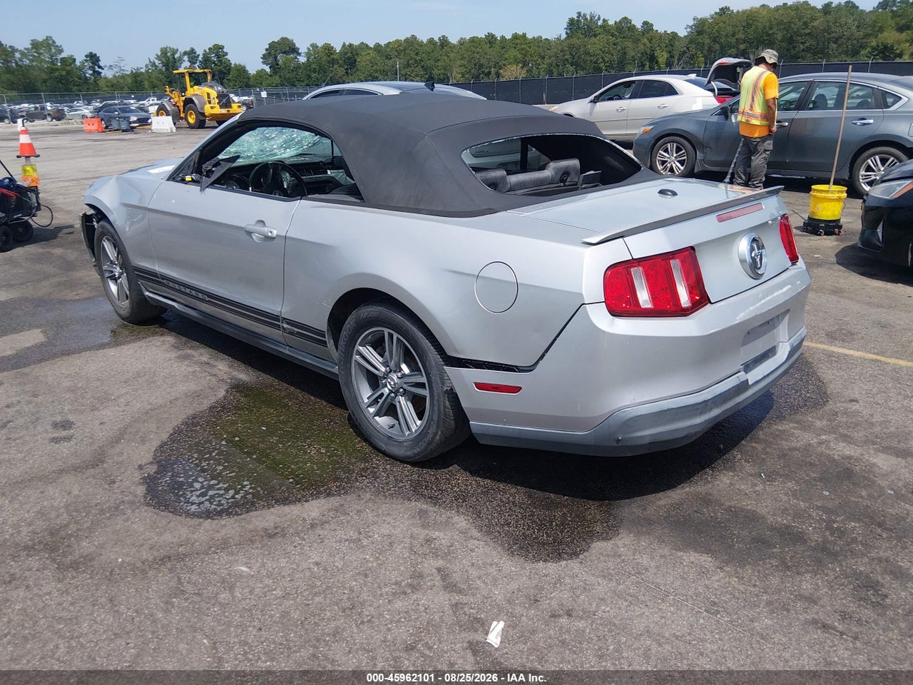 2010 FORD MUSTANG V6/V6 PREMIUM · 3/10