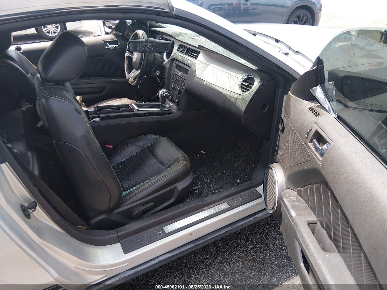 2010 FORD MUSTANG V6/V6 PREMIUM · 5/10