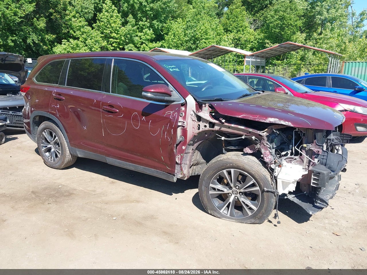 5TDZARFH9KS****** · 2019 TOYOTA HIGHLANDER LE