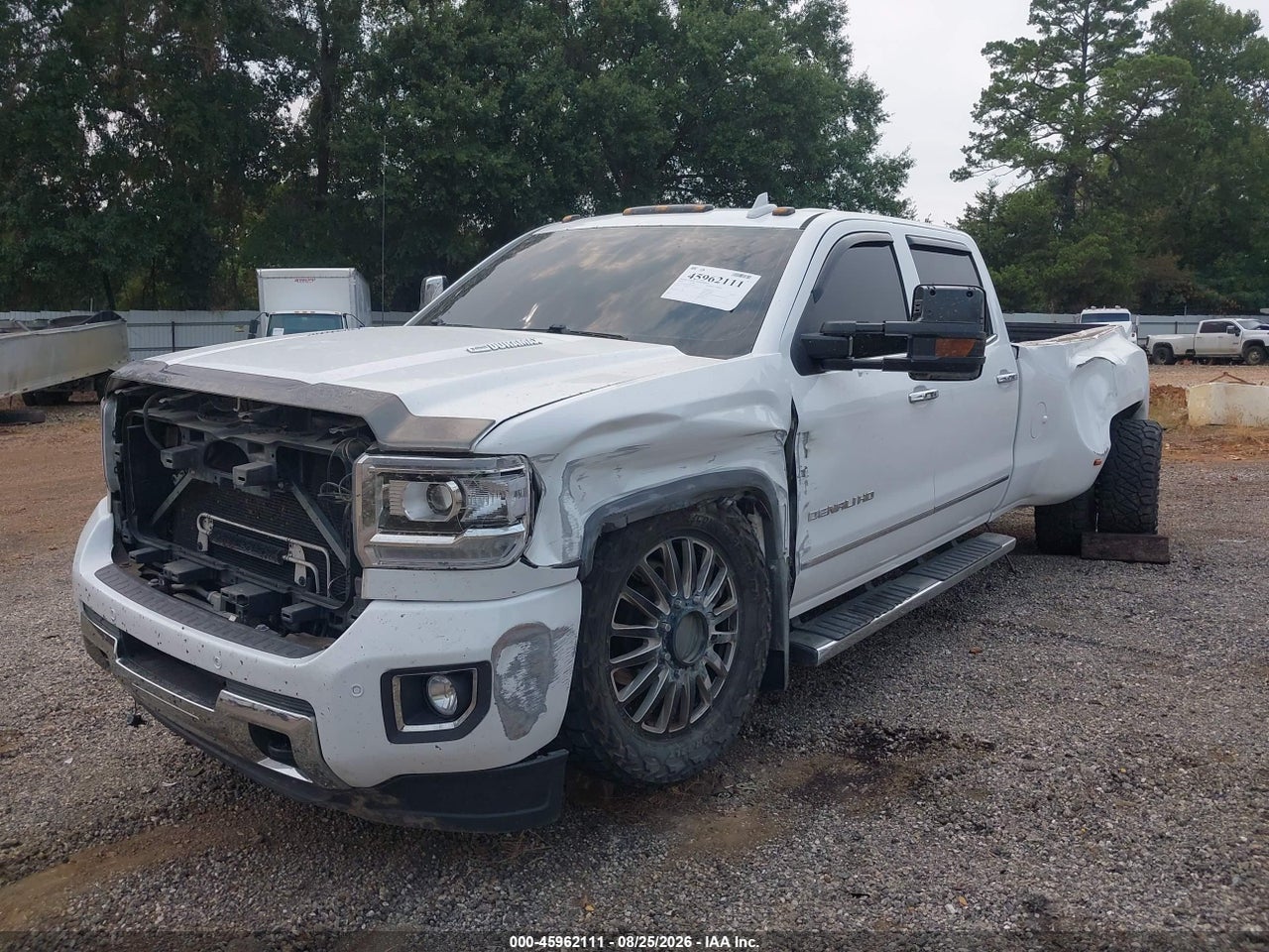 2015 GMC SIERRA 3500HD DENALI · 2/4