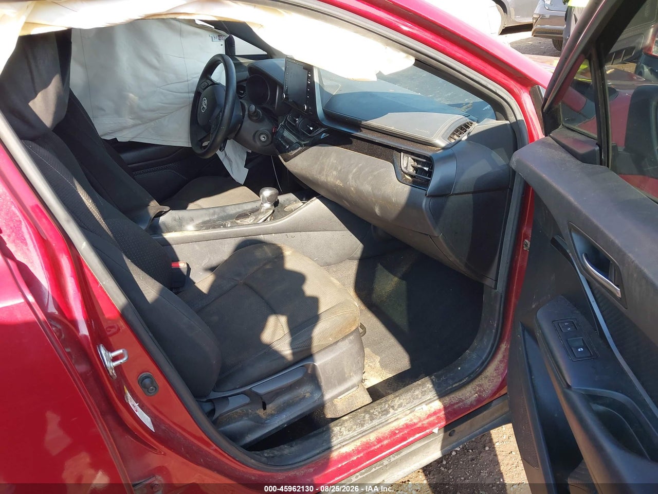2019 TOYOTA C-HR LE · 5/11