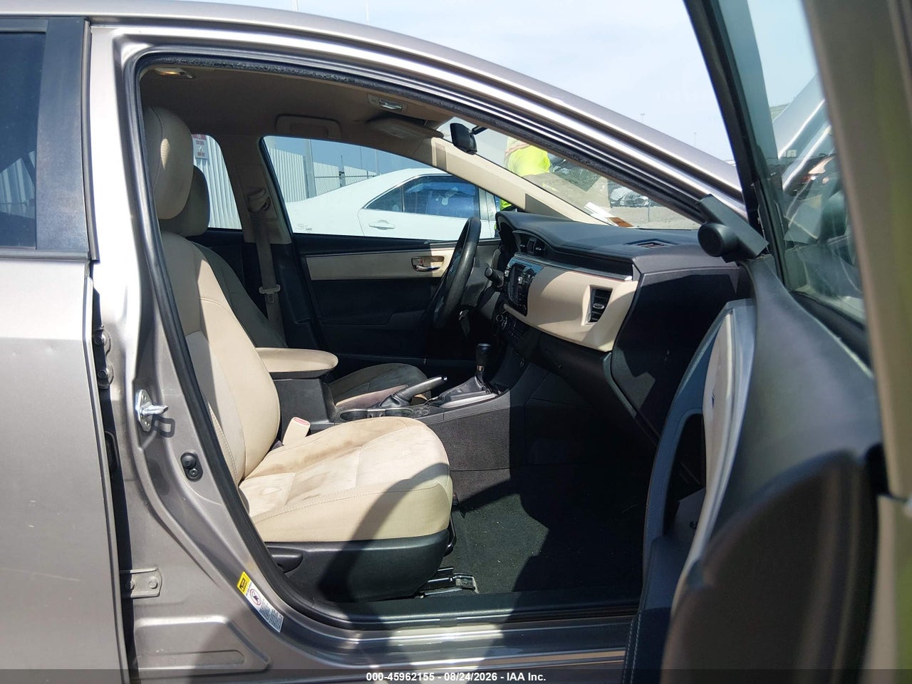 2016 TOYOTA COROLLA LE · 5/11