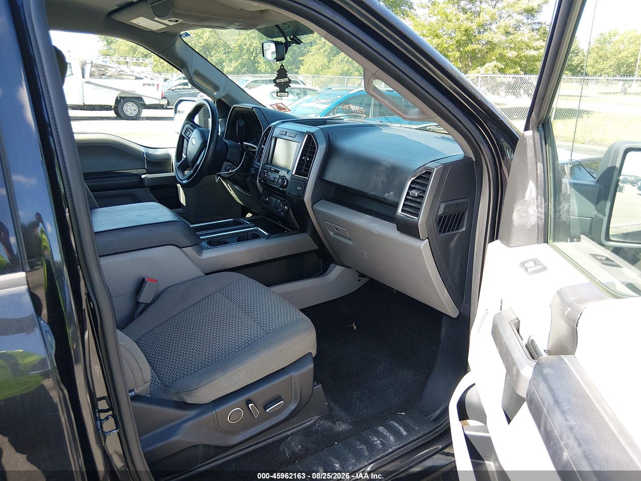 2015 FORD F-150 XLT · 5/11