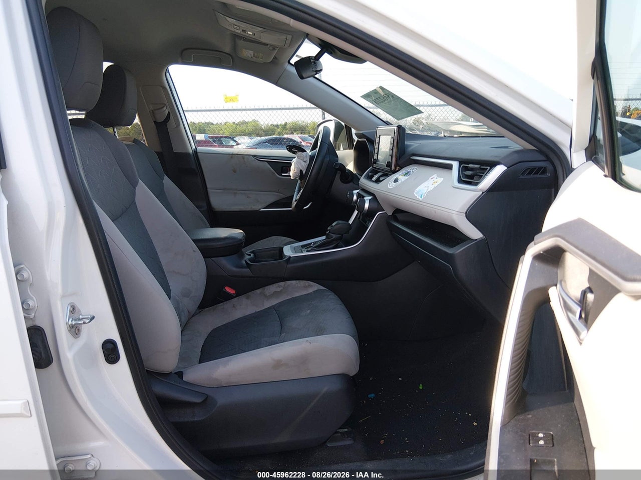 2020 TOYOTA RAV4 XLE · 5/11