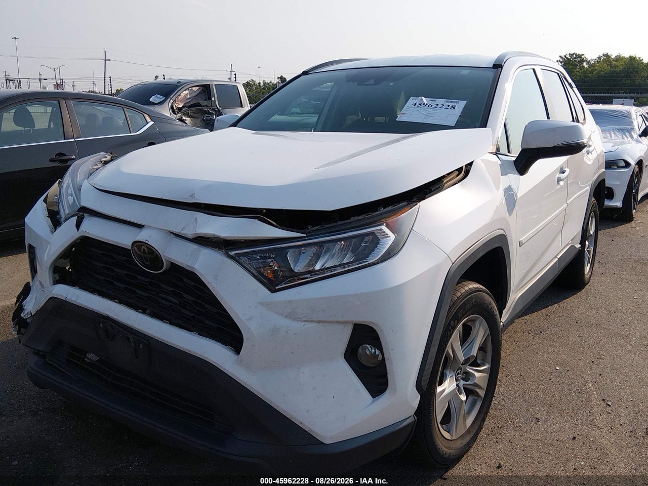 2020 TOYOTA RAV4 XLE · 2/11
