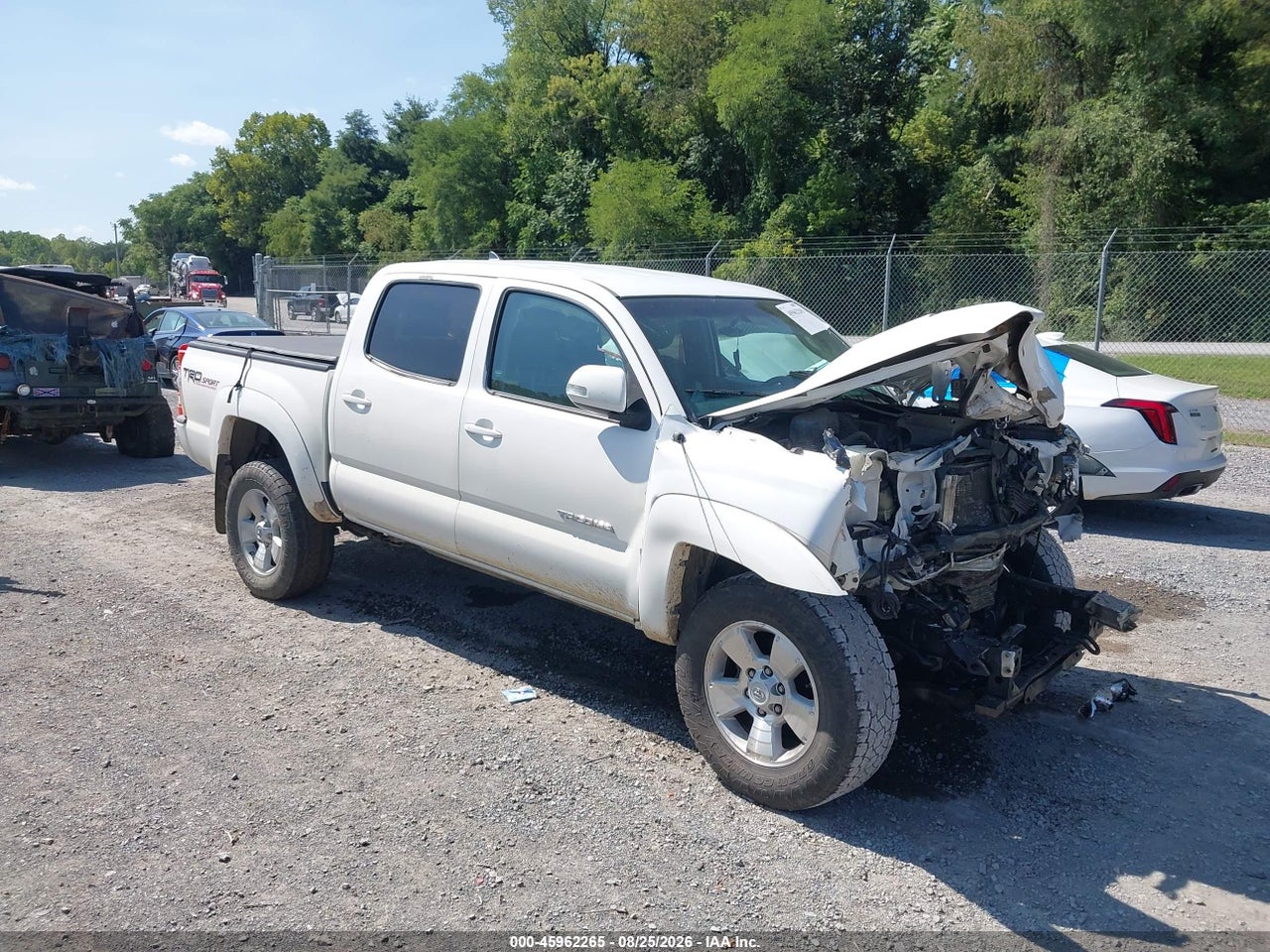 3TMLU4EN1FM****** · 2015 TOYOTA TACOMA BASE V6