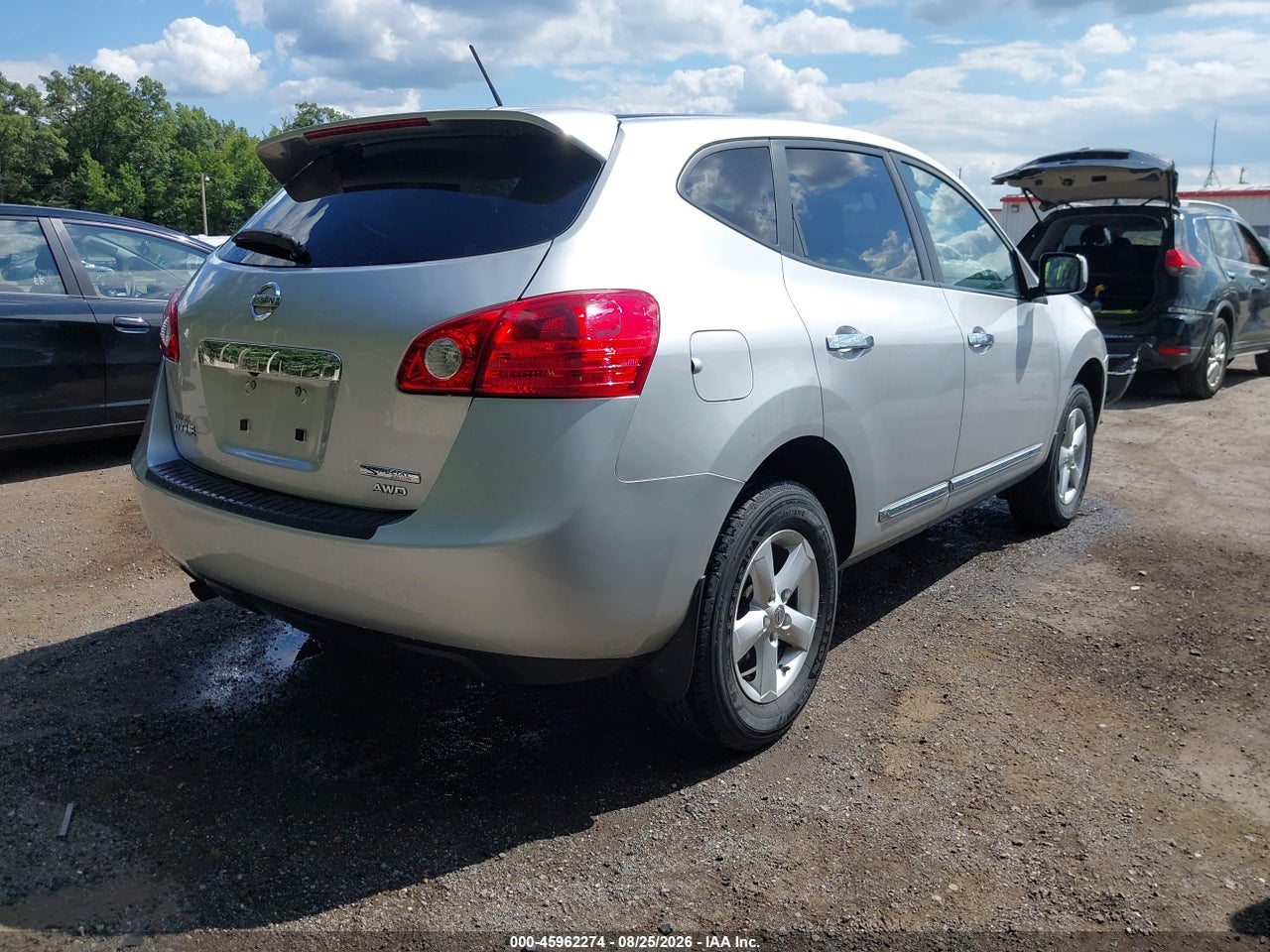2013 NISSAN ROGUE S · 4/11