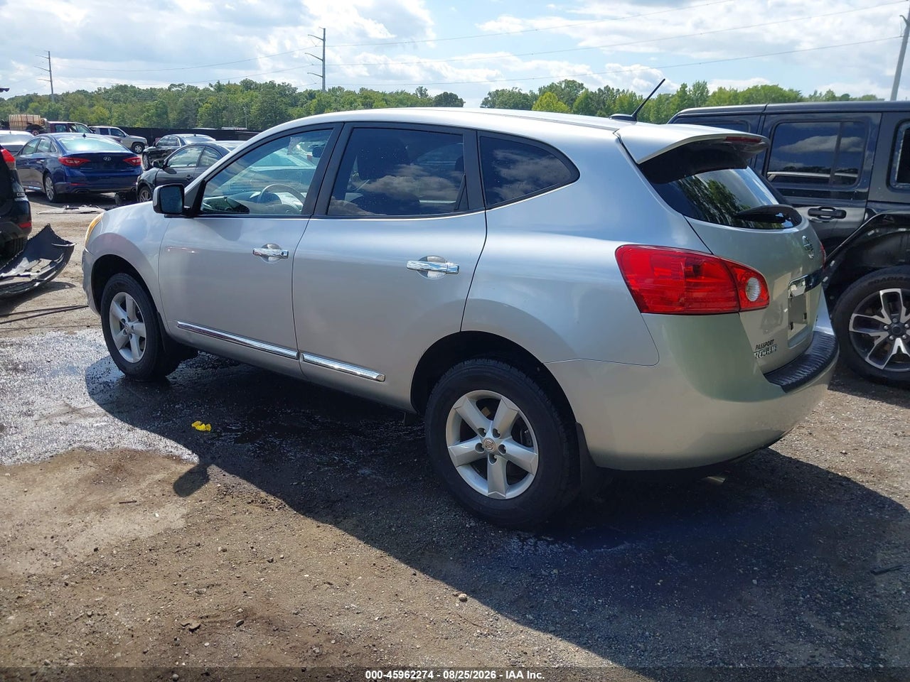 2013 NISSAN ROGUE S · 3/11