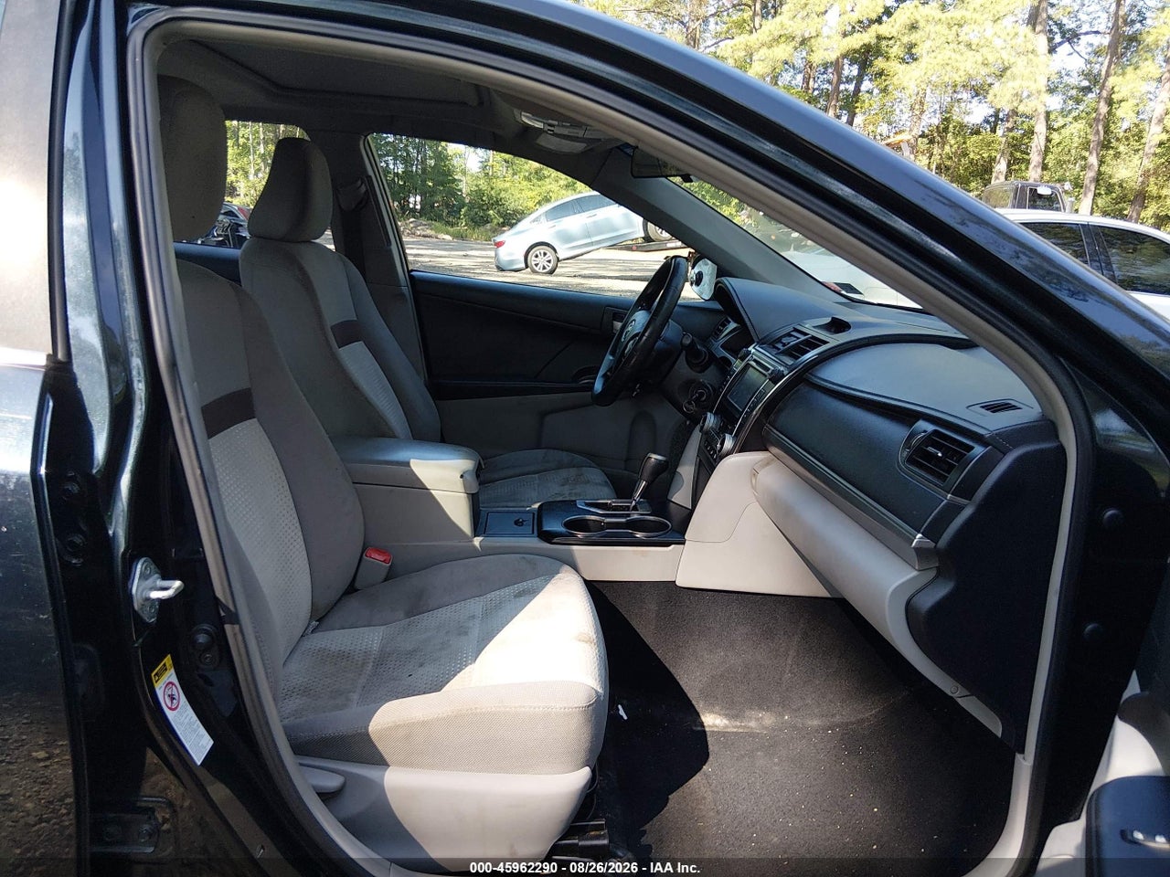 2012 TOYOTA CAMRY LE · 5/11