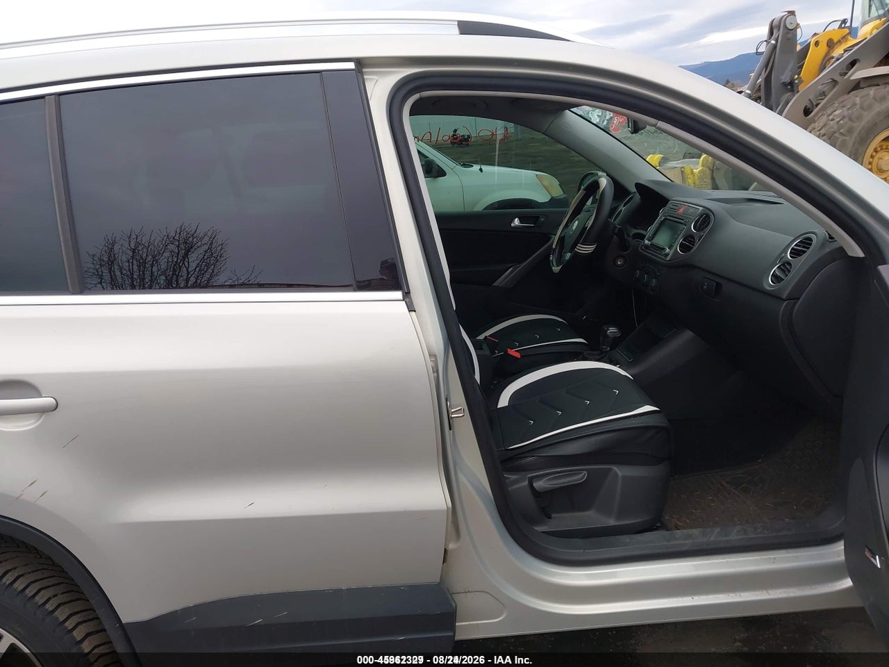 2009 VOLKSWAGEN TIGUAN SEL · 5/11