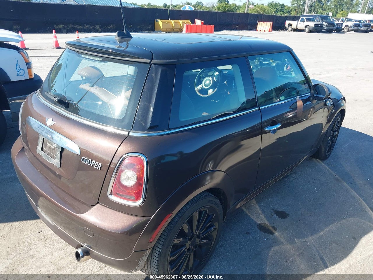 2010 MINI COOPER   · 4/11