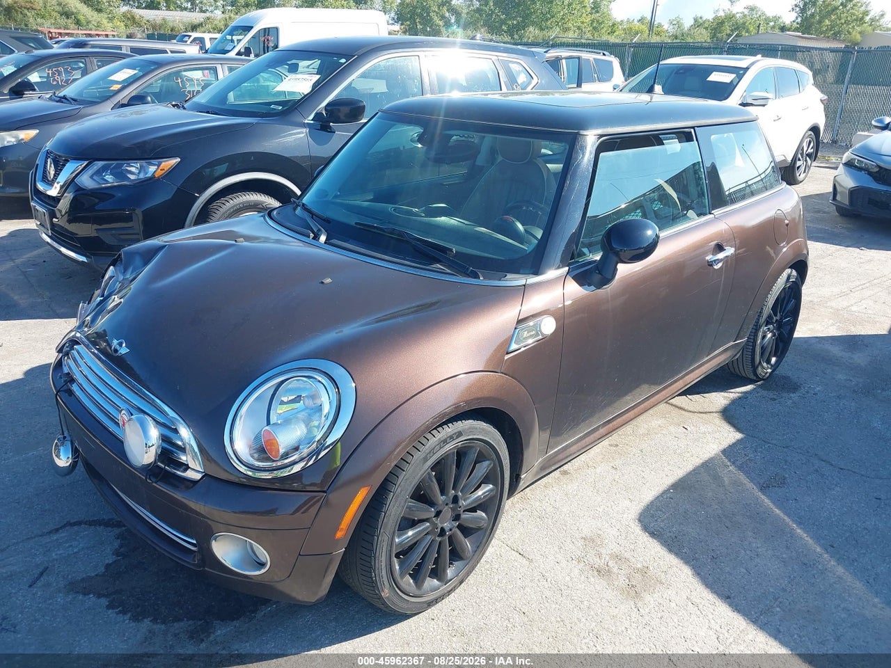2010 MINI COOPER   · 2/11