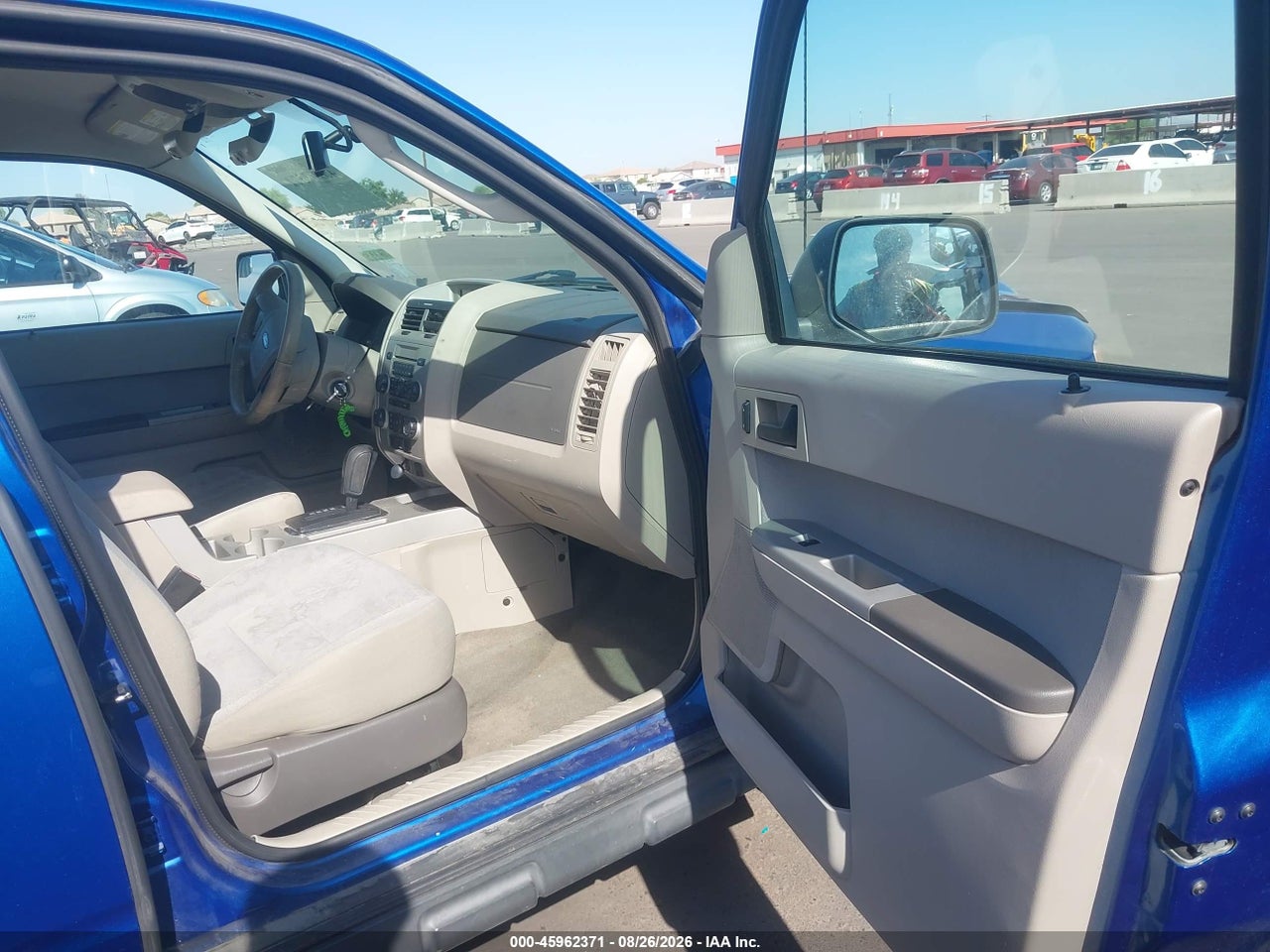 2011 FORD ESCAPE XLT · 5/11