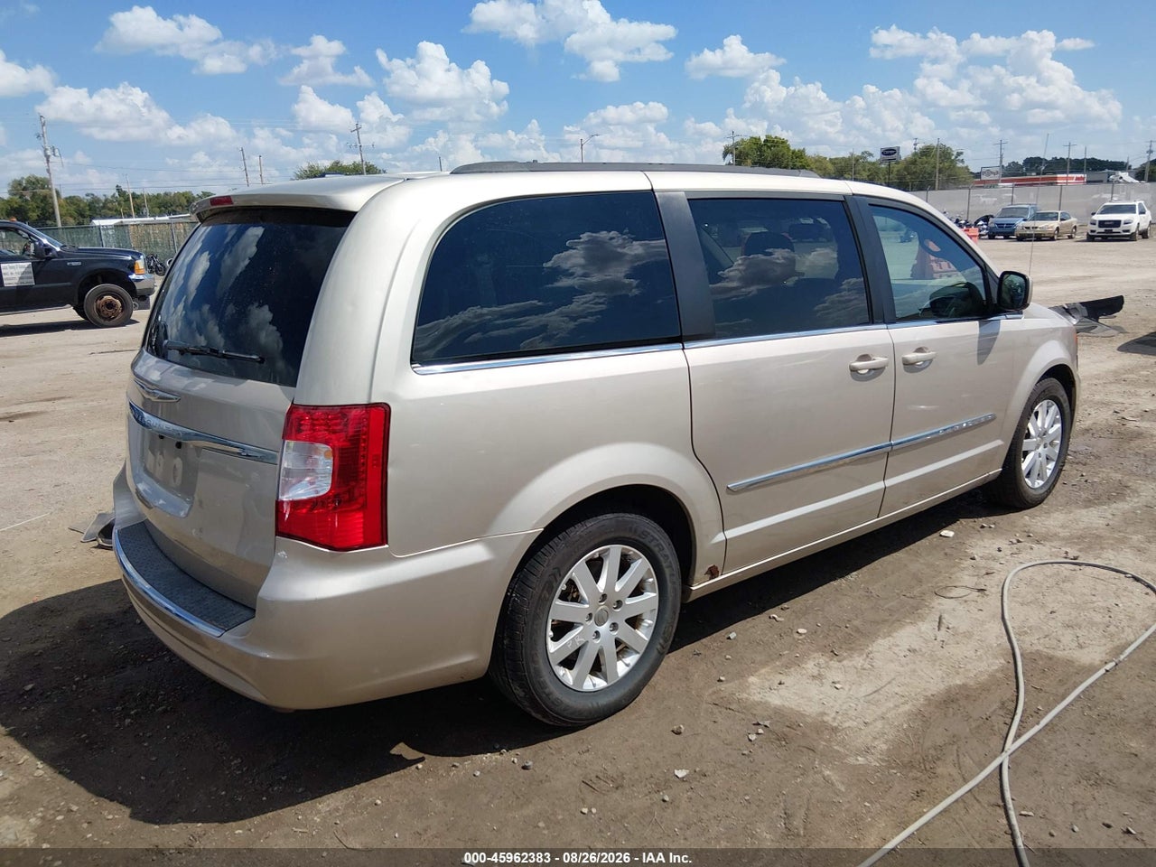 2013 CHRYSLER TOWN &amp; COUNTRY TOURING · 4/11