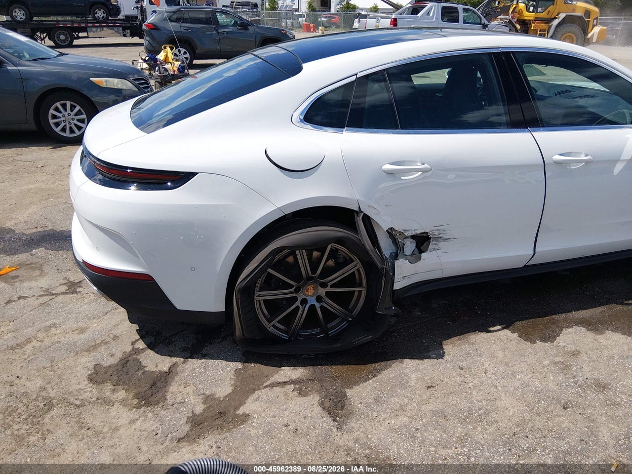 2025 PORSCHE PANAMERA 4 · 6/11