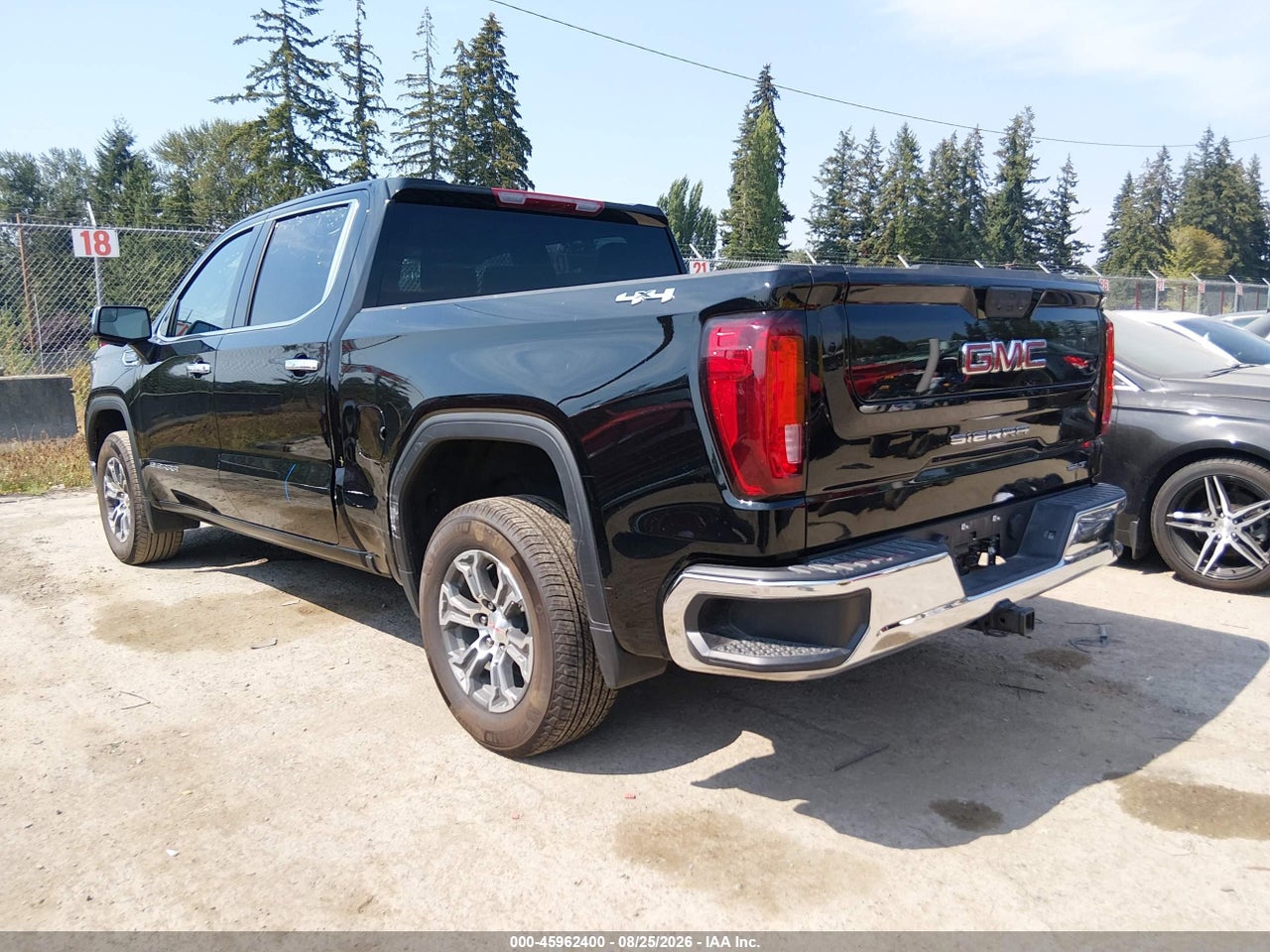 2026 GMC SIERRA 1500 , SHORT BED, SLT, 4WD · 3/11