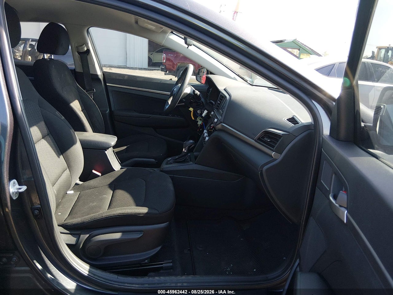 2020 HYUNDAI ELANTRA SE · 5/10