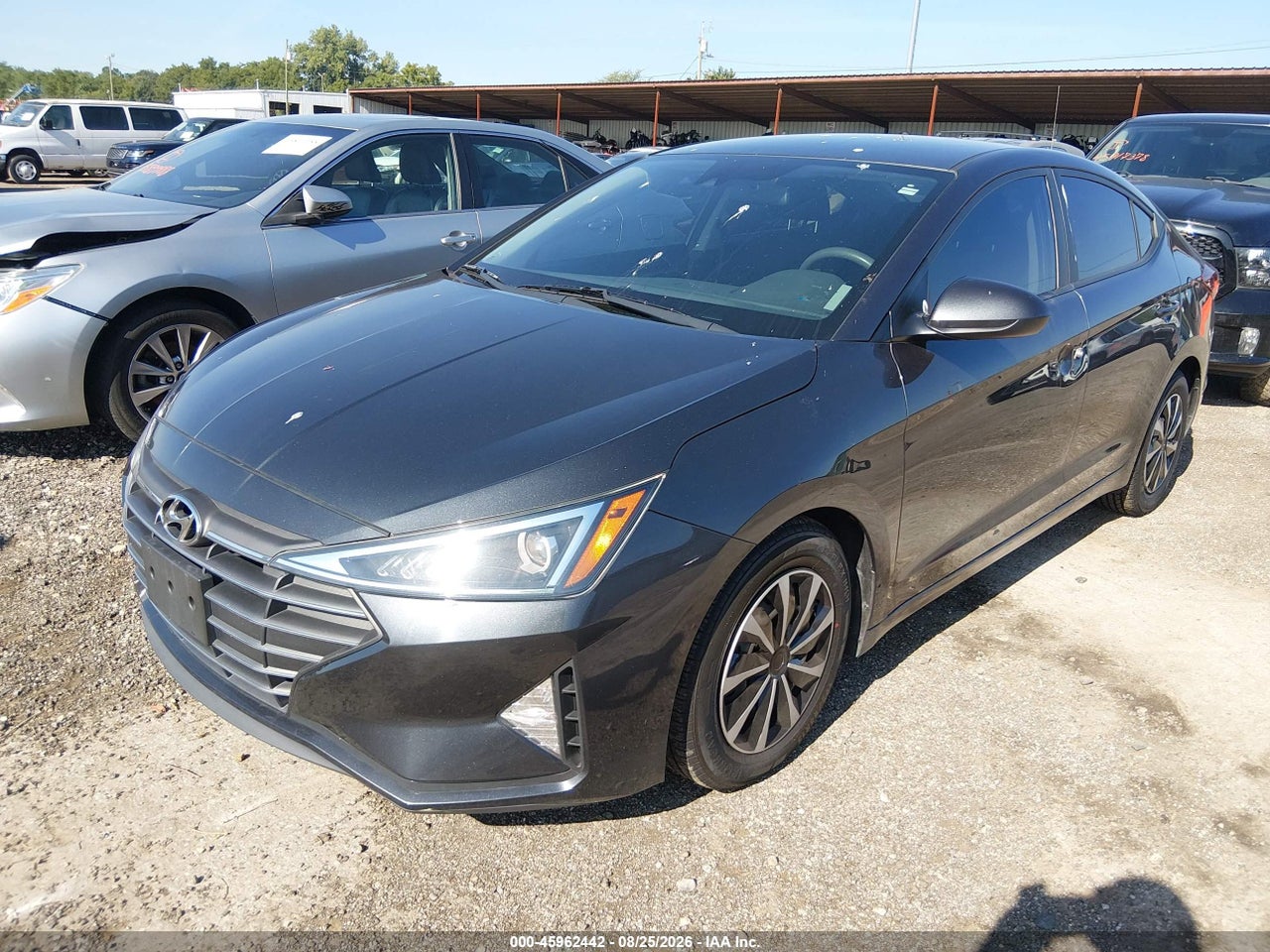 2020 HYUNDAI ELANTRA SE · 2/10