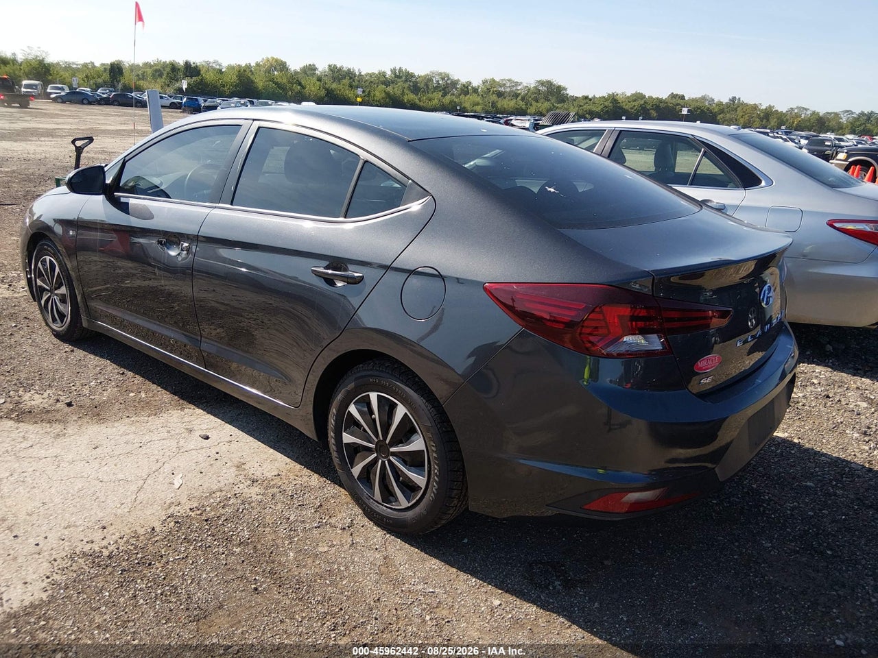 2020 HYUNDAI ELANTRA SE · 3/10
