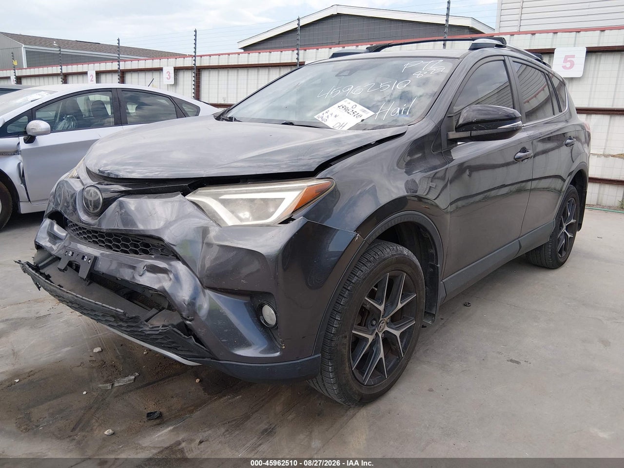2018 TOYOTA RAV4 SE · 2/11