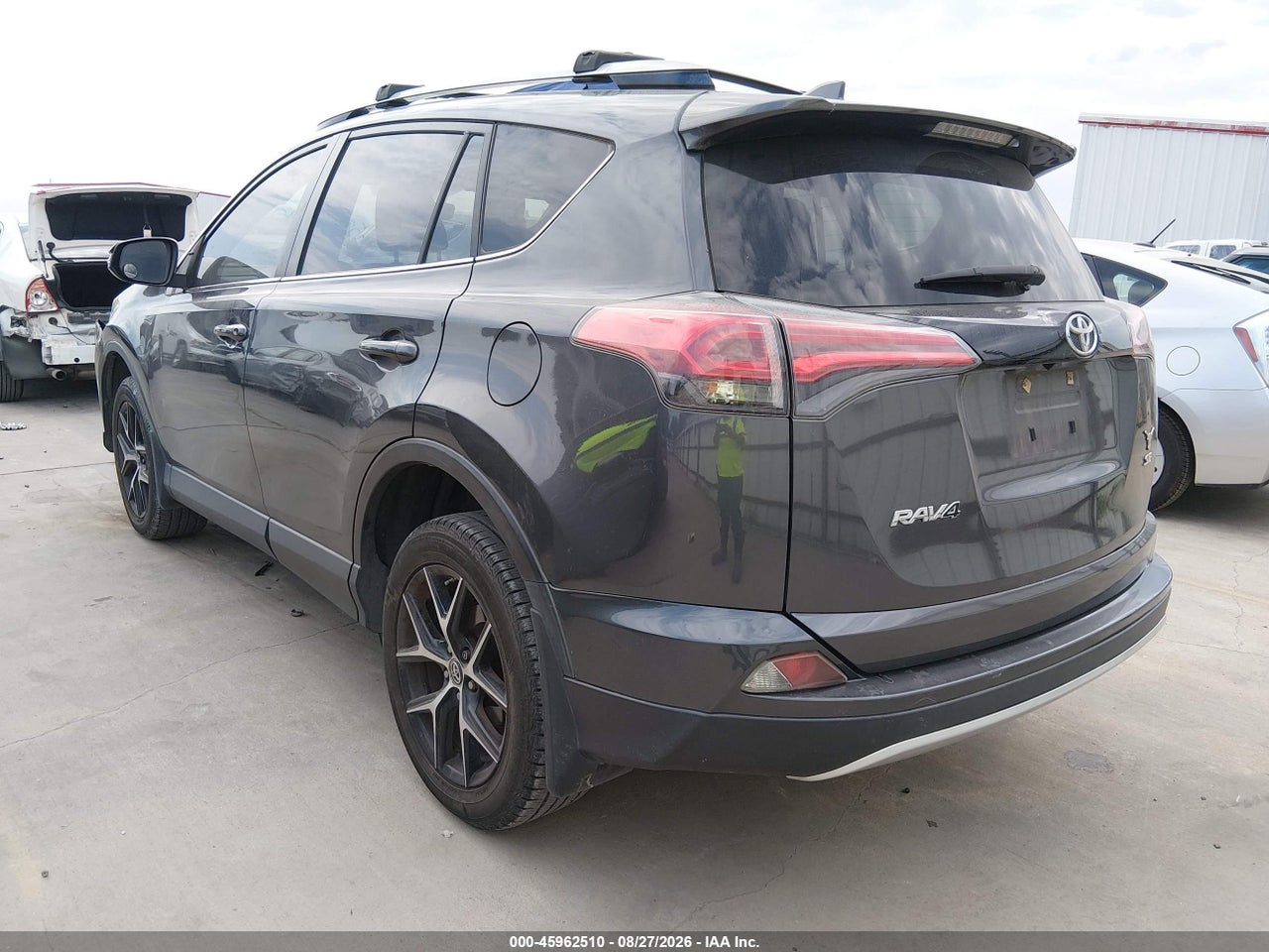 2018 TOYOTA RAV4 SE · 3/11