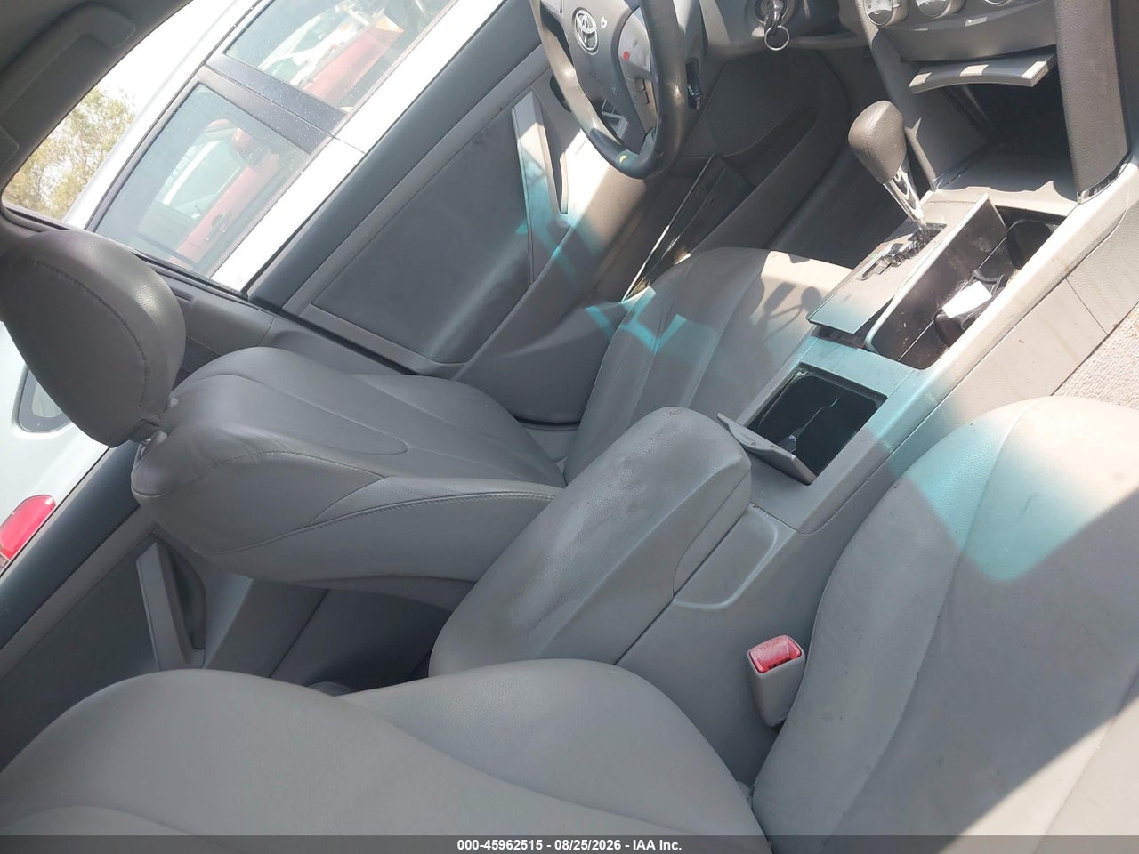 2011 TOYOTA CAMRY LE · 5/11