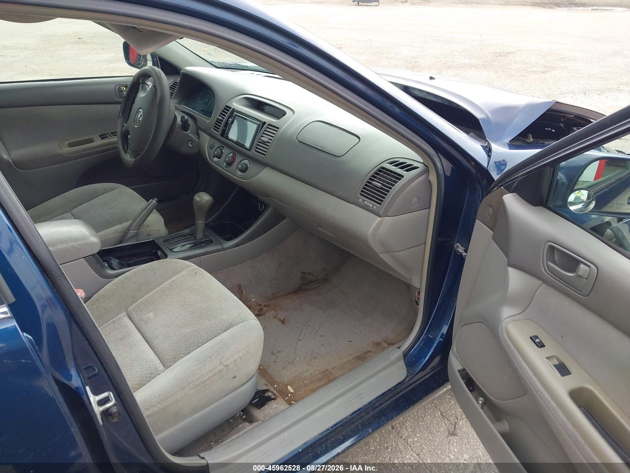 2004 TOYOTA CAMRY LE · 5/11