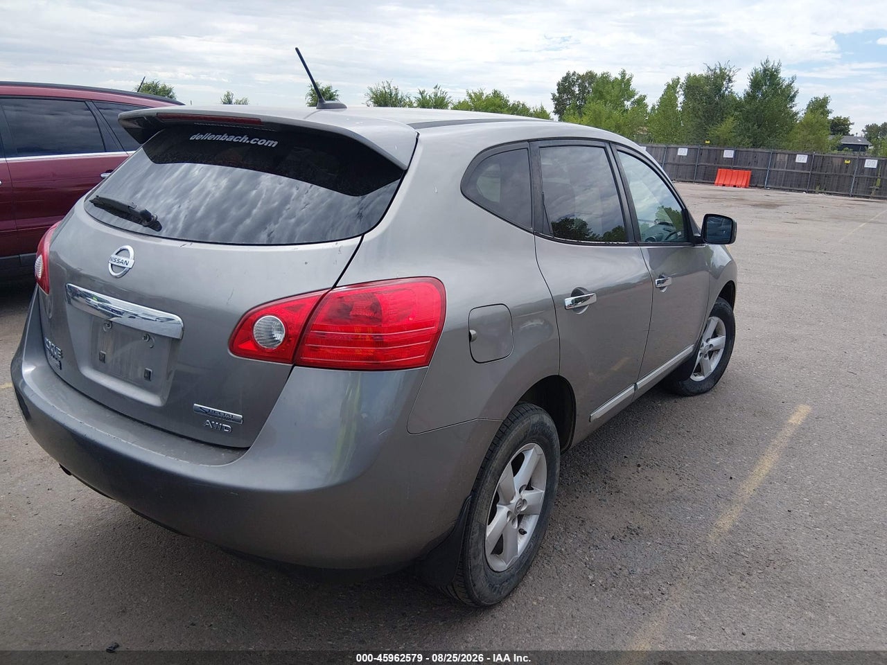 2013 NISSAN ROGUE S · 4/11