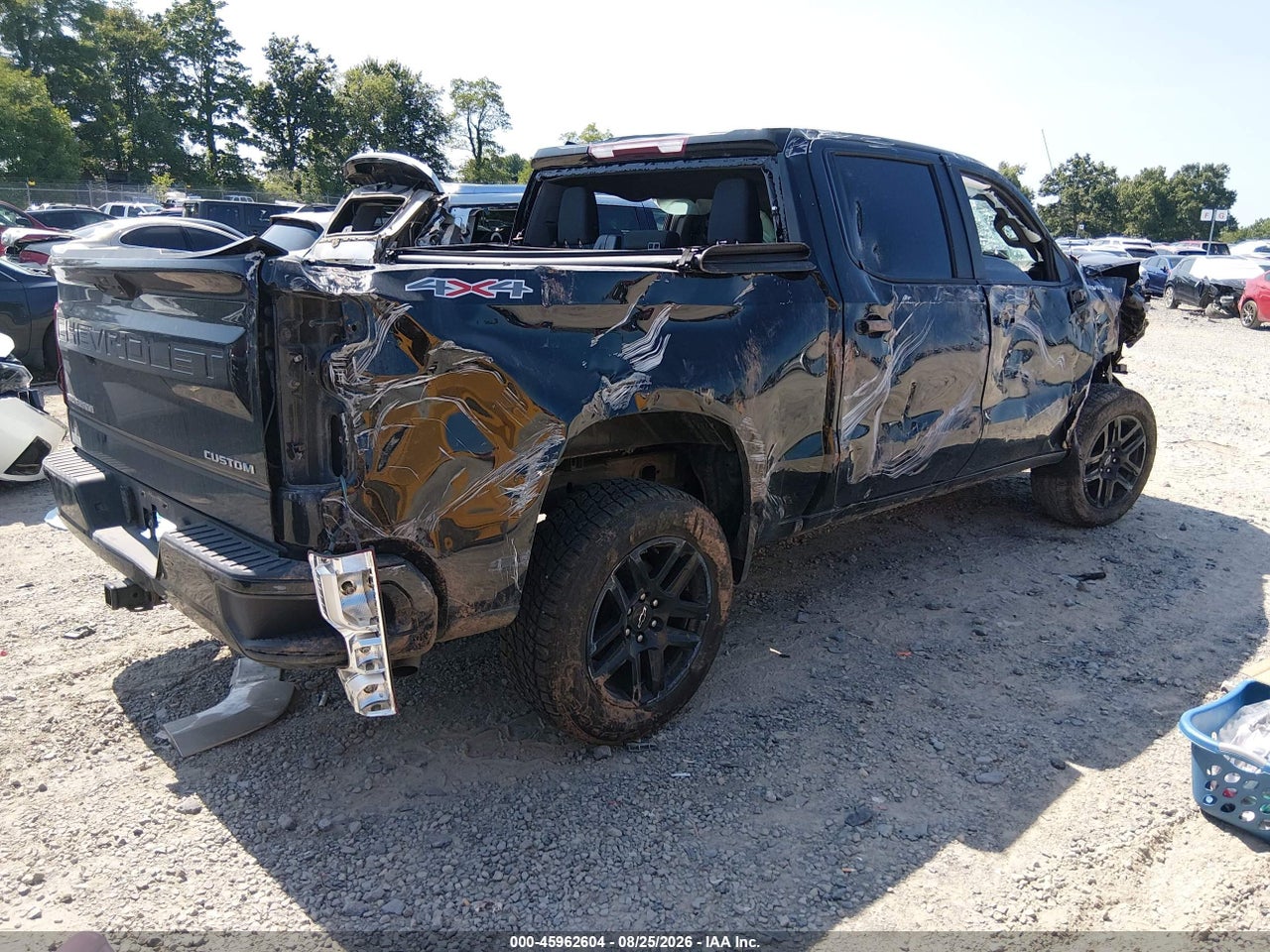 2022 CHEVROLET SILVERADO 1500 4WD  SHORT BED CUSTOM · 4/11