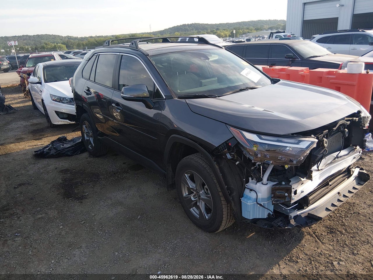 4T3RWRFV8SU****** · 2025 TOYOTA RAV4 HYBRID XLE