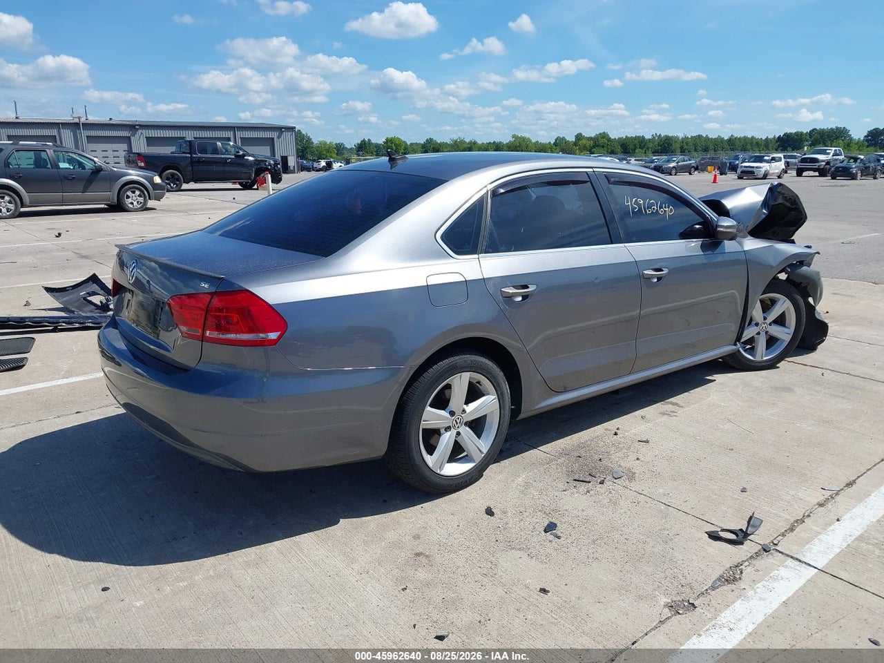 2012 VOLKSWAGEN PASSAT 2.5L SE · 4/11