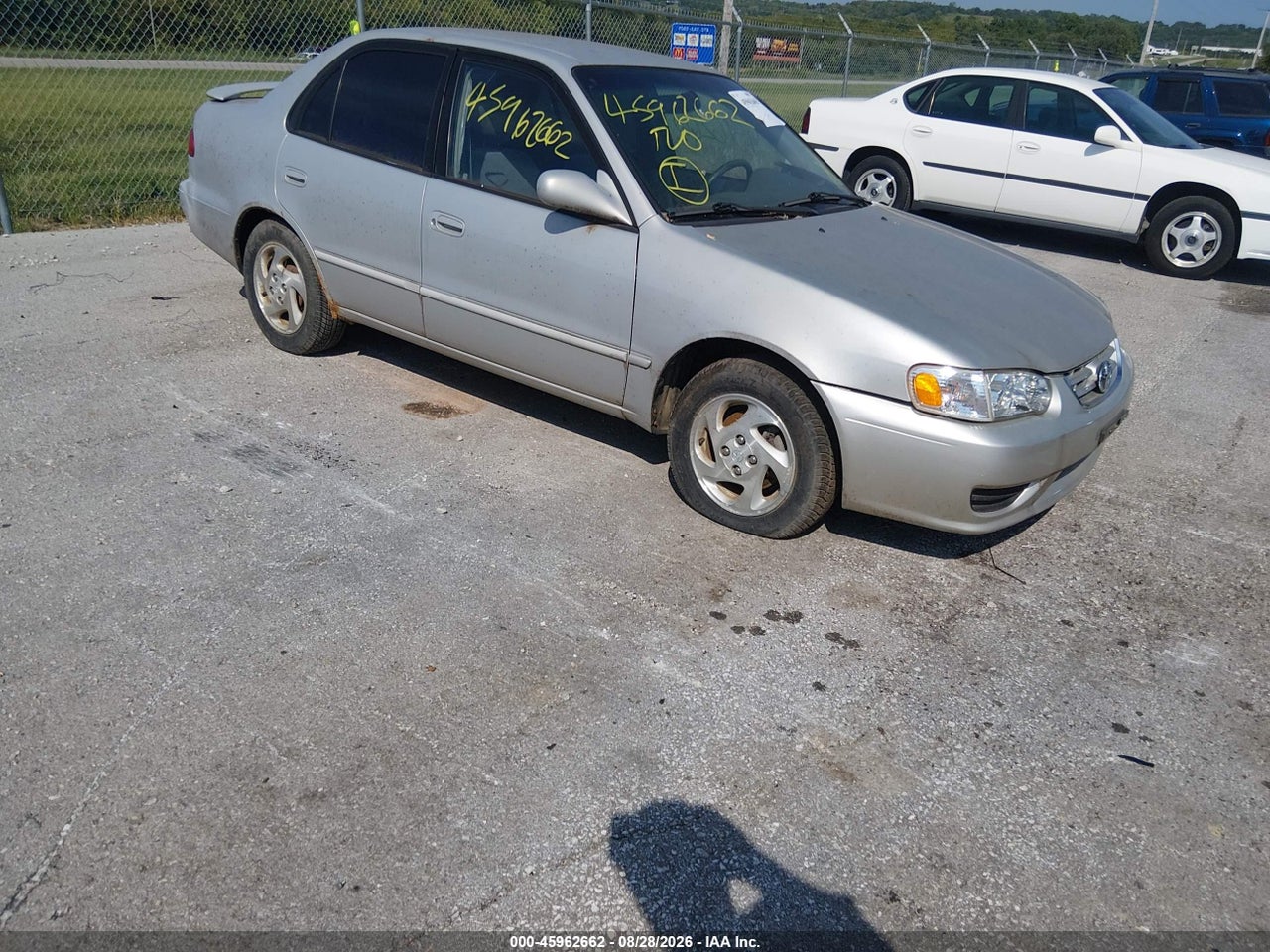 2001 TOYOTA COROLLA LE