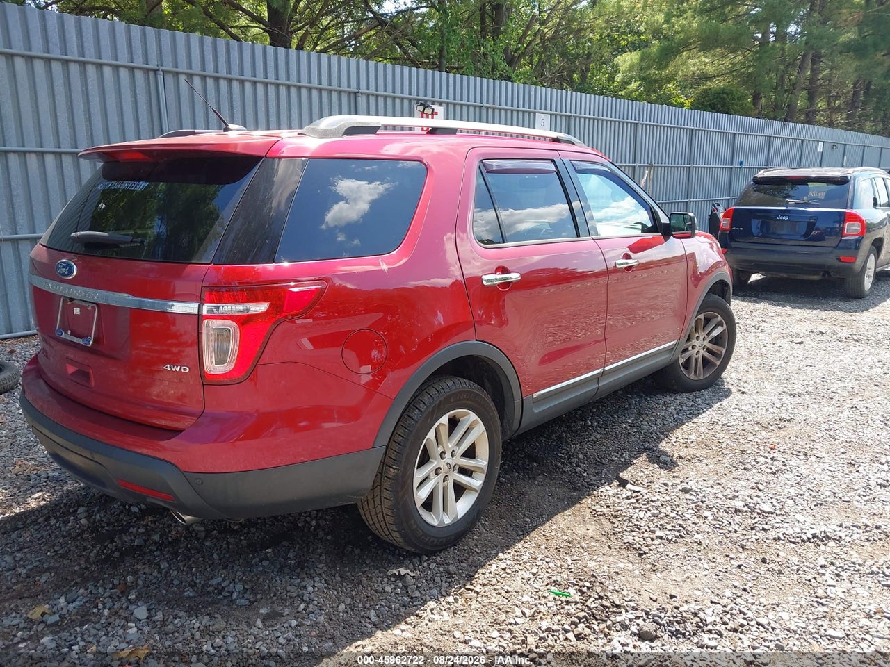 2015 FORD EXPLORER XLT · 4/11
