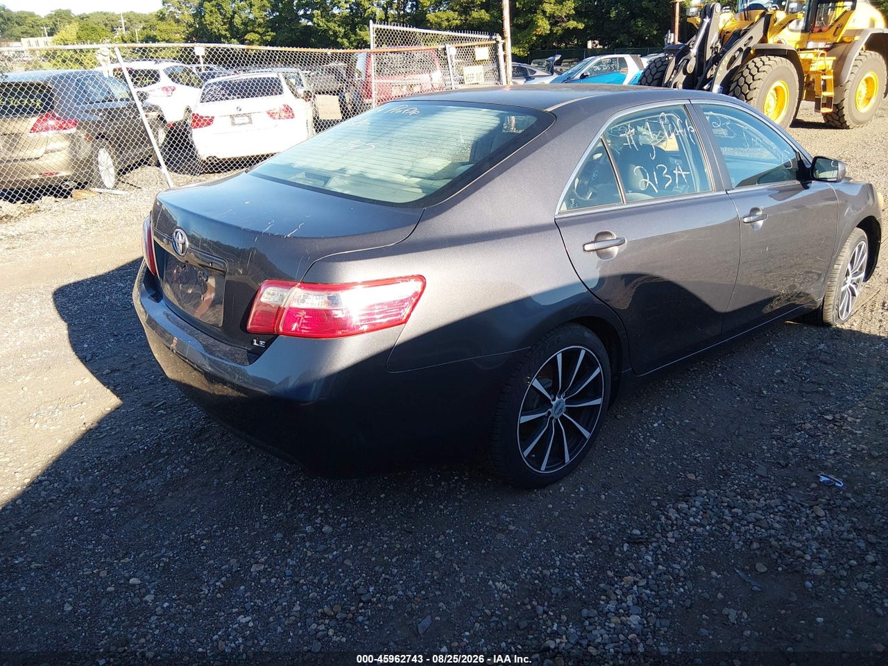 2009 TOYOTA CAMRY LE · 4/10