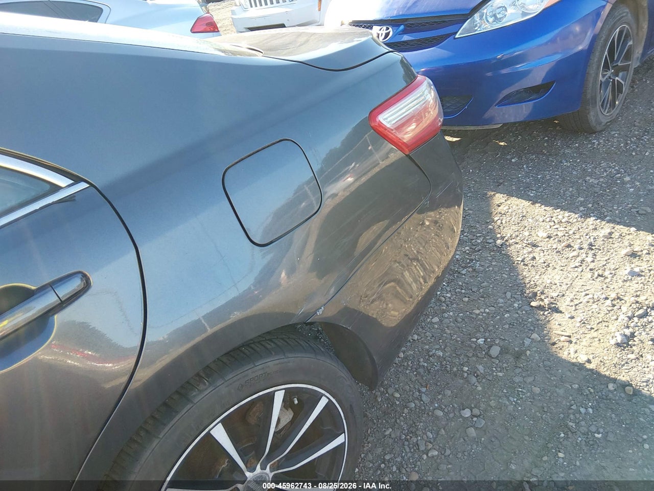 2009 TOYOTA CAMRY LE · 6/10